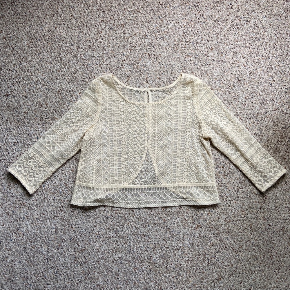Beautiful crochet 3/4 sleeve top!